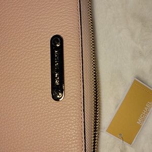 MICHAEL Michael Kors Jet Set Wallet *NWT*